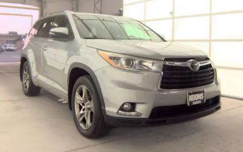 Another view of 2016 Toyota Highlander Limited for sale in Fredericksburg, VA at Sullivan Auto Trading Fredericksburg