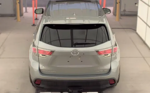More photos of 2016 Toyota Highlander Limited at Sullivan Auto Trading Fredericksburg, VA
