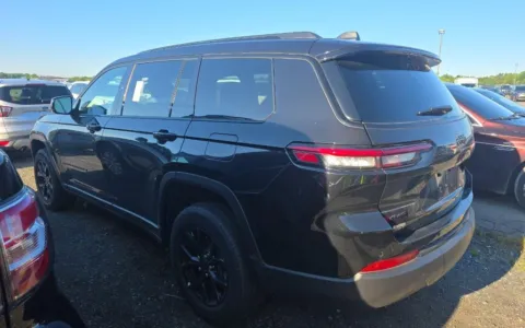 More photos of 2025 Jeep Grand Cherokee L Altitude X at Sullivan Auto Trading Fredericksburg, VA