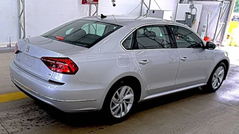 More photos of 2018 Volkswagen Passat 2.0T SE w/Technology at Sullivan Auto Trading Fredericksburg, VA