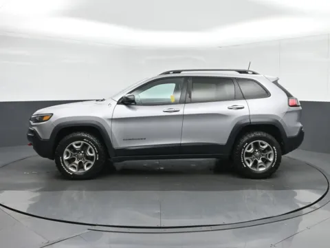 More photos of 2019 Jeep Cherokee Trailhawk at Sullivan Auto Trading Fredericksburg, VA