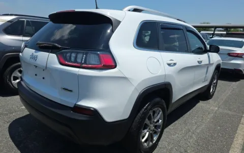Another view of 2019 Jeep Cherokee Latitude Plus for sale in Fredericksburg, VA at Sullivan Auto Trading Fredericksburg