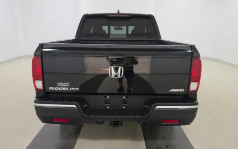 More photos of 2019 Honda Ridgeline RTL-T at Sullivan Auto Trading Fredericksburg, VA