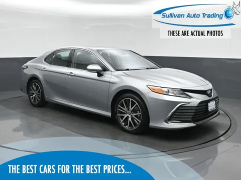 Silver 2022 Toyota Camry Hybrid XLE for sale in Fredericksburg, VA