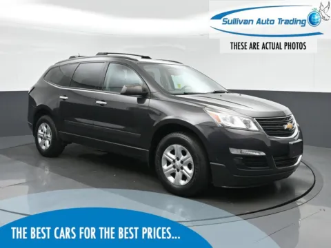 Gray 2016 Chevrolet Traverse LS for sale in Fredericksburg, VA