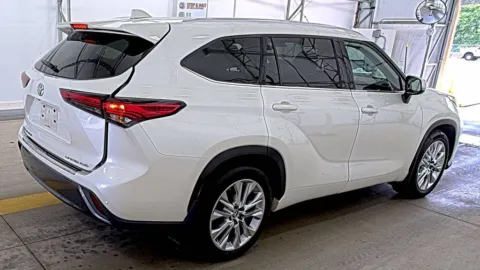 Another view of 2021 Toyota Highlander Limited for sale in Fredericksburg, VA at Sullivan Auto Trading Fredericksburg