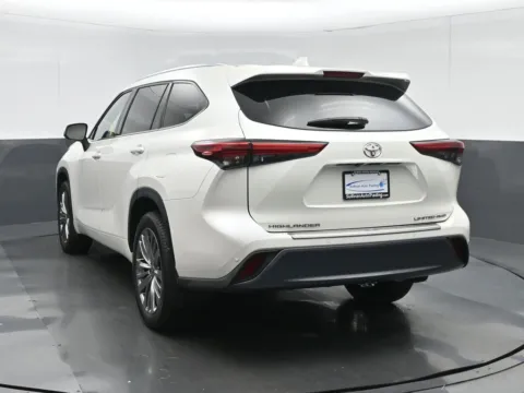 More photos of 2021 Toyota Highlander Limited at Sullivan Auto Trading Fredericksburg, VA