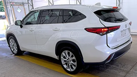 More photos of 2021 Toyota Highlander Limited at Sullivan Auto Trading Fredericksburg, VA