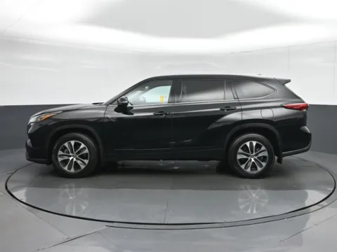 More photos of 2020 Toyota Highlander XLE at Sullivan Auto Trading Fredericksburg, VA