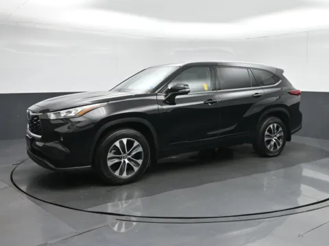 Another view of 2020 Toyota Highlander XLE for sale in Fredericksburg, VA at Sullivan Auto Trading Fredericksburg