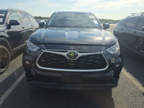 Photos of 2020 Toyota Highlander XLE for sale in Fredericksburg, VA at Sullivan Auto Trading Fredericksburg