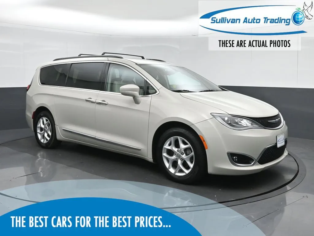 2017 Chrysler Pacifica Touring L for sale in Fredericksburg, VA