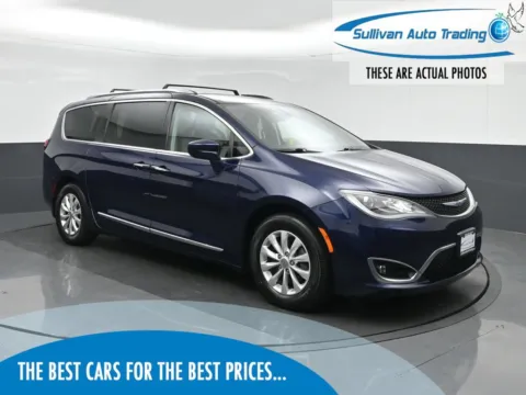 Blue 2018 Chrysler Pacifica Touring L for sale in Fredericksburg, VA