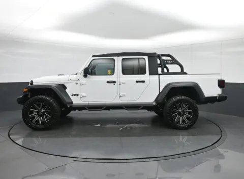 More photos of 2020 Jeep Gladiator Sport at Sullivan Auto Trading Fredericksburg, VA