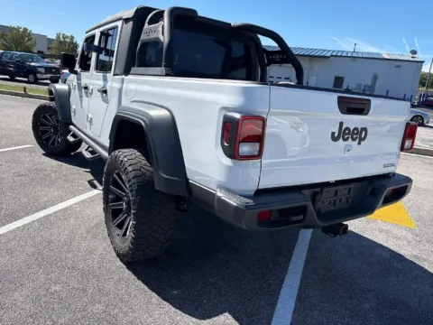 More photos of 2020 Jeep Gladiator Sport at Sullivan Auto Trading Fredericksburg, VA