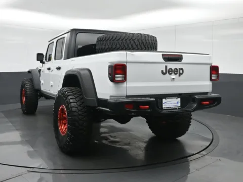 More photos of 2021 Jeep Gladiator Rubicon at Sullivan Auto Trading Fredericksburg, VA