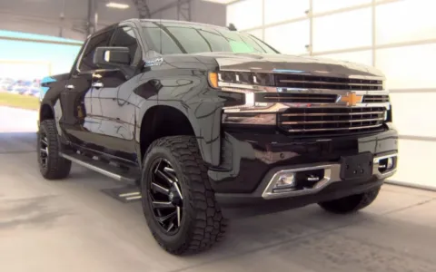 Another view of 2019 Chevrolet Silverado 1500 High Country for sale in Fredericksburg, VA at Sullivan Auto Trading Fredericksburg