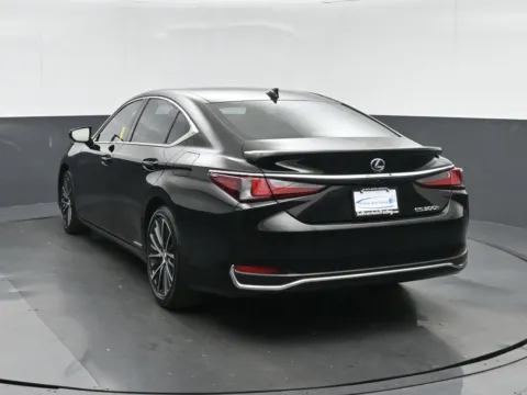 More photos of 2022 Lexus ES 300h at Sullivan Auto Trading Fredericksburg, VA