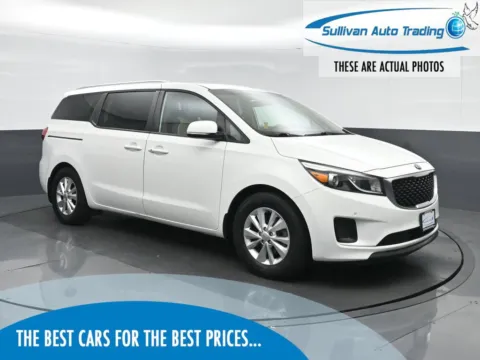 White 2017 Kia Sedona LX for sale in Fredericksburg, VA