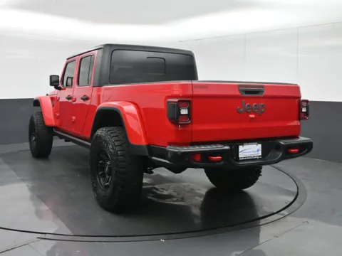 More photos of 2020 Jeep Gladiator Rubicon at Sullivan Auto Trading Fredericksburg, VA