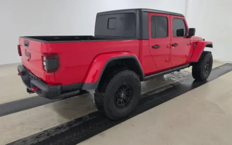 More photos of 2020 Jeep Gladiator Rubicon at Sullivan Auto Trading Fredericksburg, VA