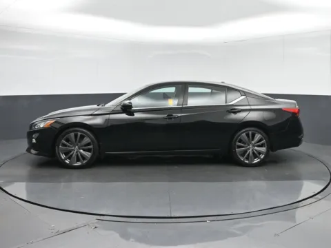 More photos of 2021 Nissan Altima 2.5 SR at Sullivan Auto Trading Fredericksburg, VA