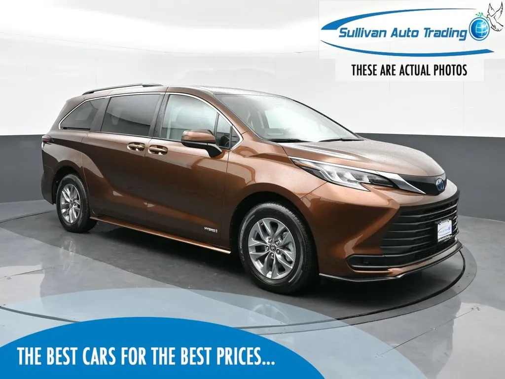 2021 Toyota Sienna LE for sale in Norfolk, VA