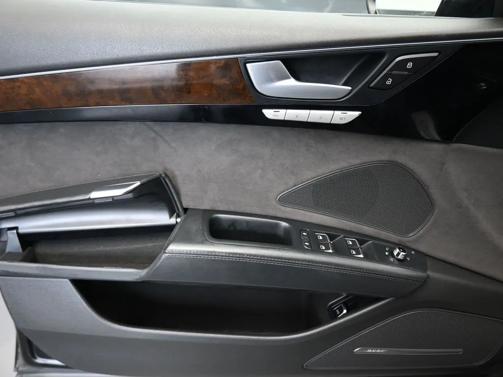 2017 Audi A8 L 3.0T Quattro photo 4
