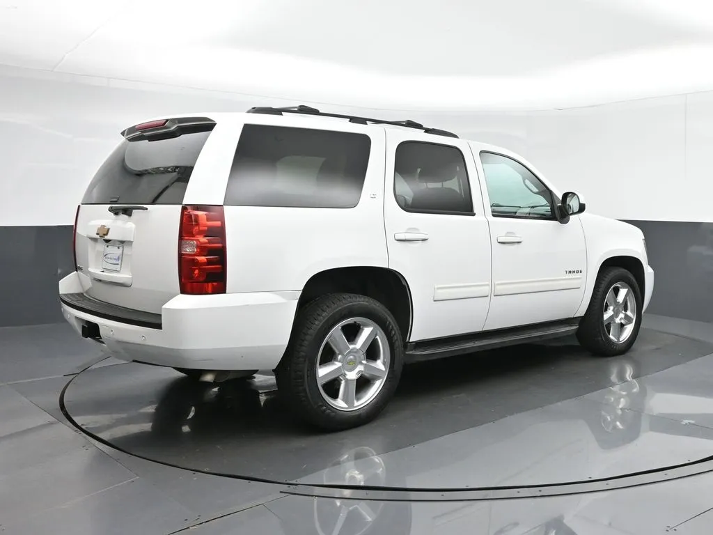2014 Chevrolet Tahoe LT photo 3
