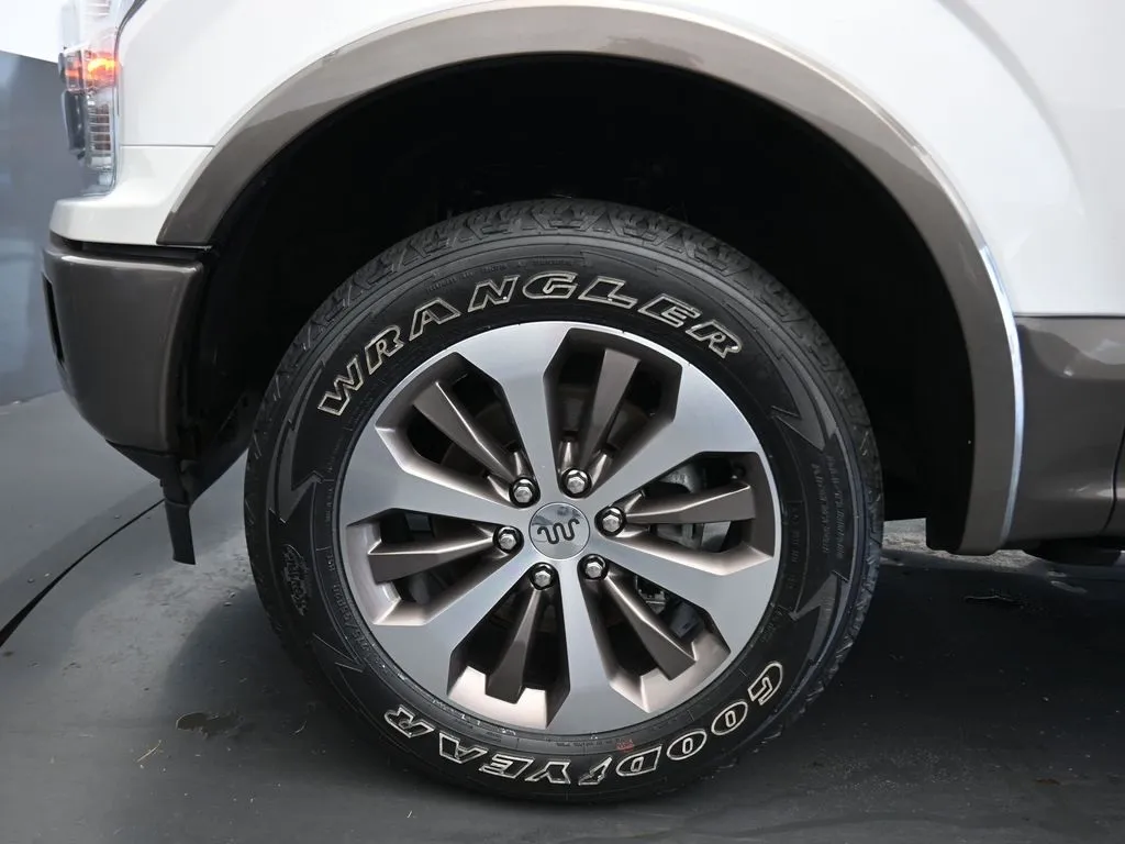 2019 Ford F-150 King Ranch photo 18