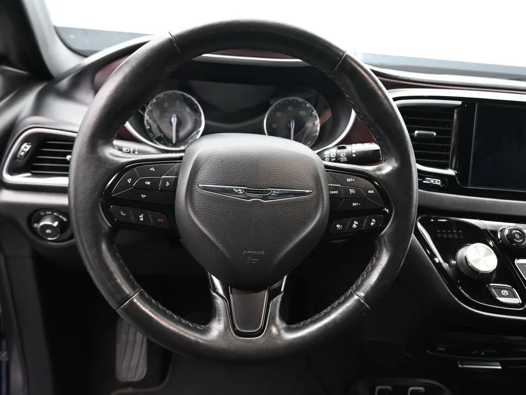 2020 Chrysler Pacifica Touring Plus photo 29