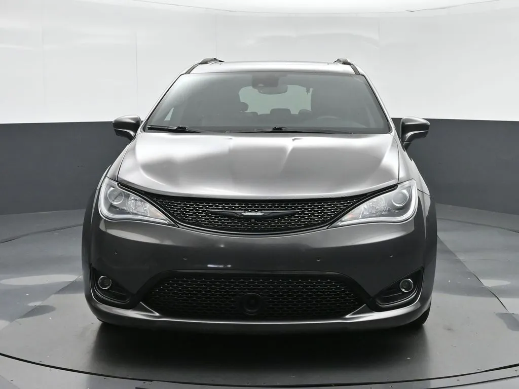 2020 Chrysler Pacifica Touring Plus photo 25