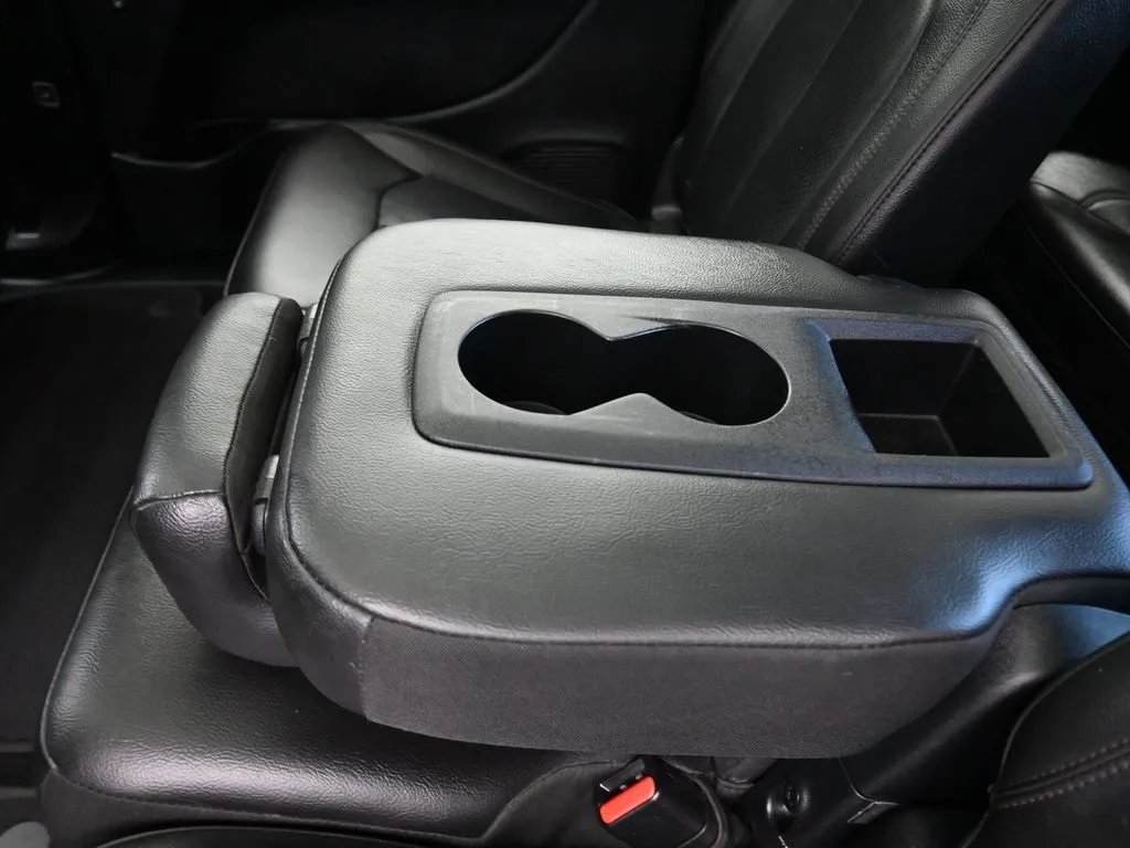 2020 Chrysler Pacifica Touring Plus photo 12