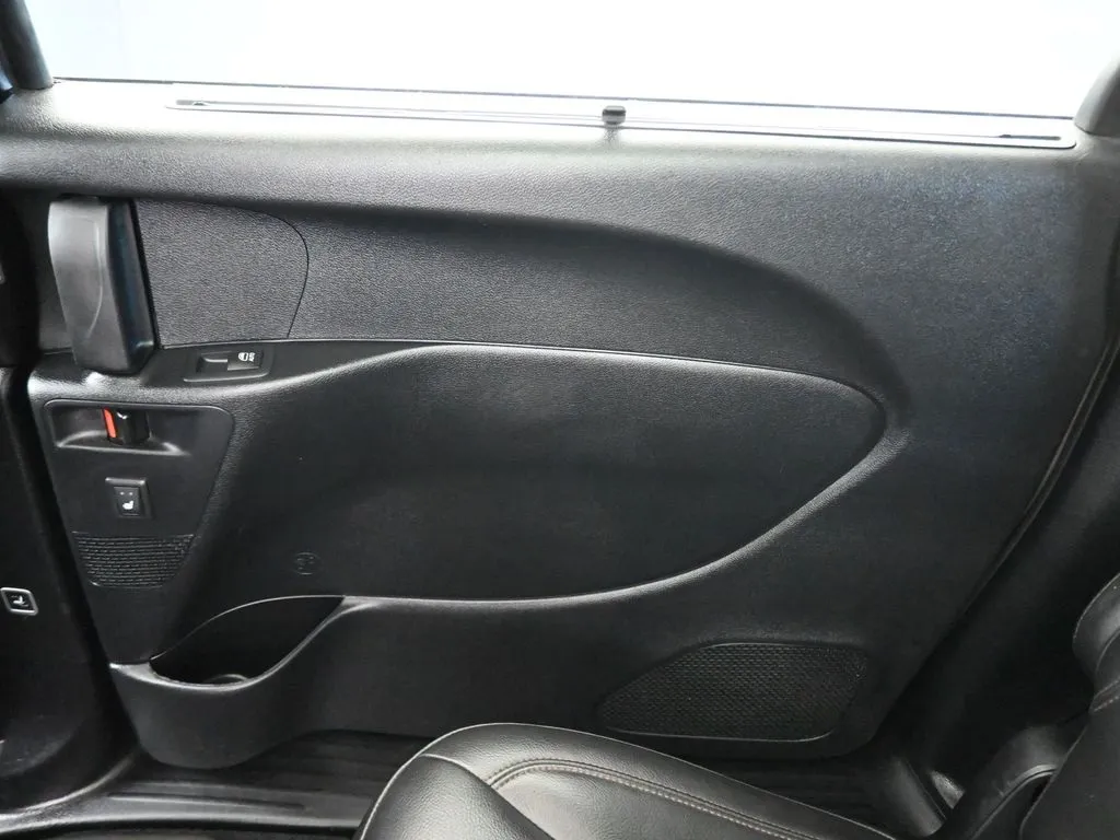 2020 Chrysler Pacifica Touring Plus photo 35