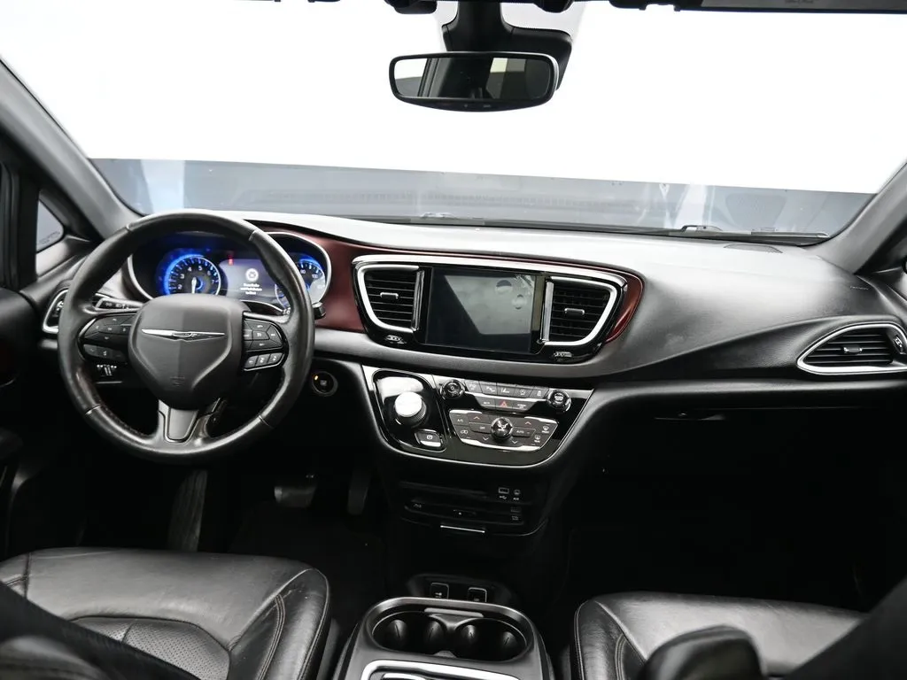 2020 Chrysler Pacifica Touring Plus photo 42