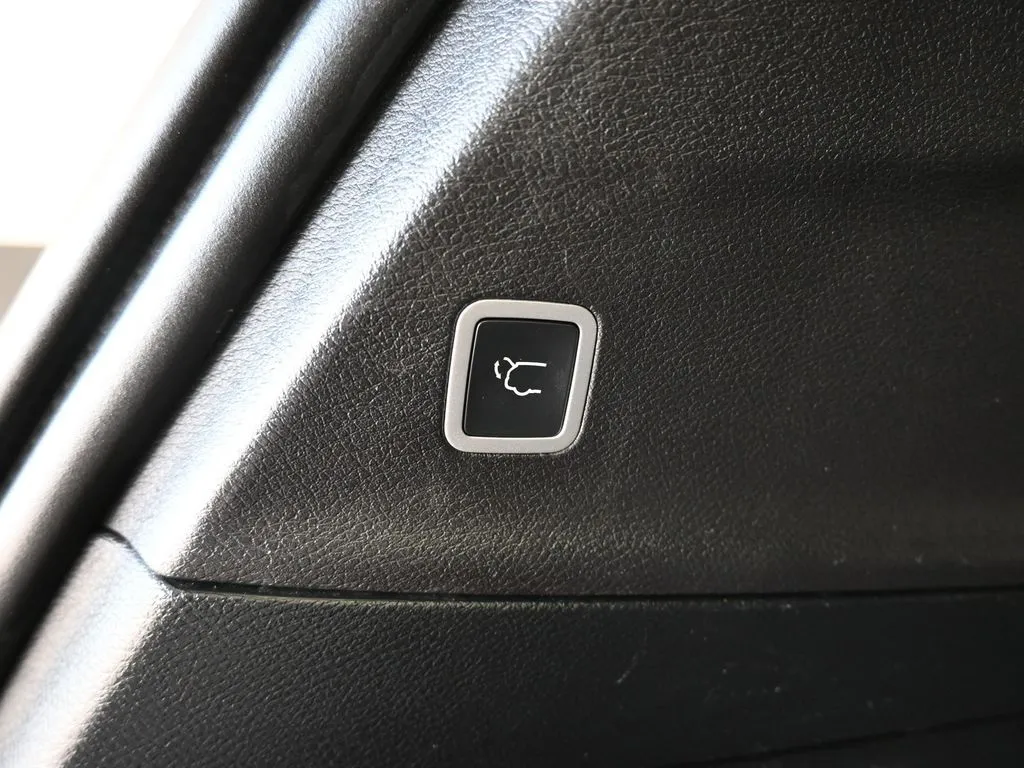 2020 Chrysler Pacifica Touring Plus photo 21