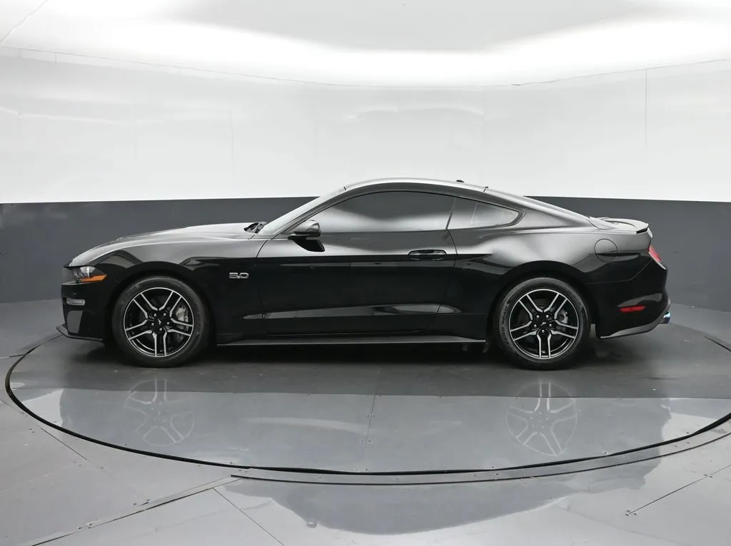 2019 Ford Mustang GT photo 2