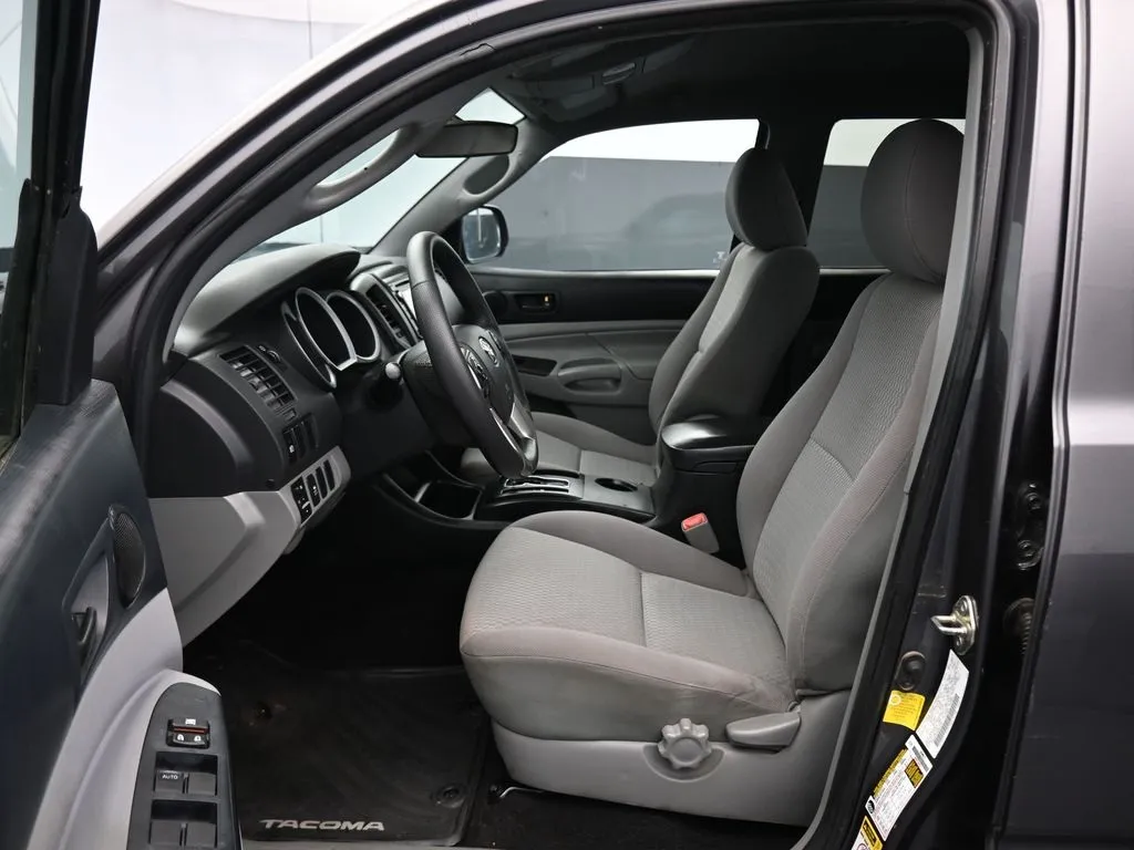 2014 Toyota Tacoma PreRunner photo 4