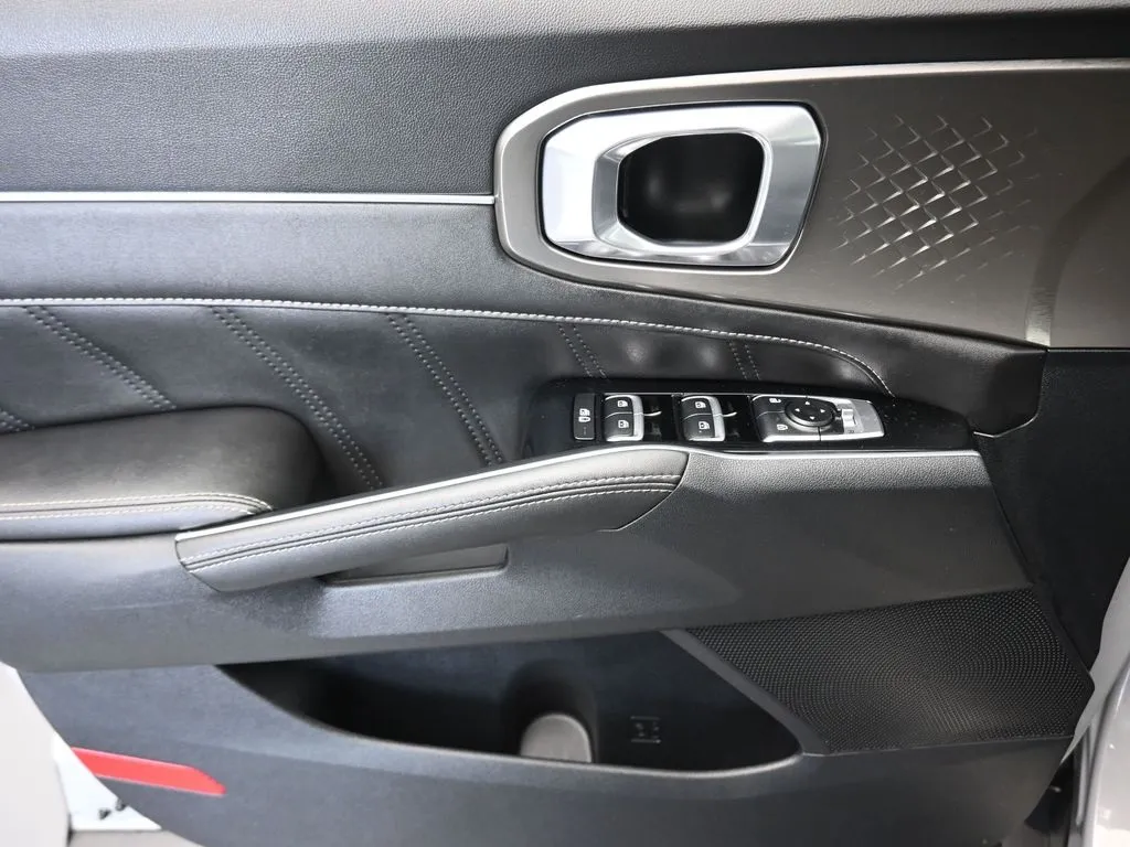 2022 Kia Sorento SX photo 4