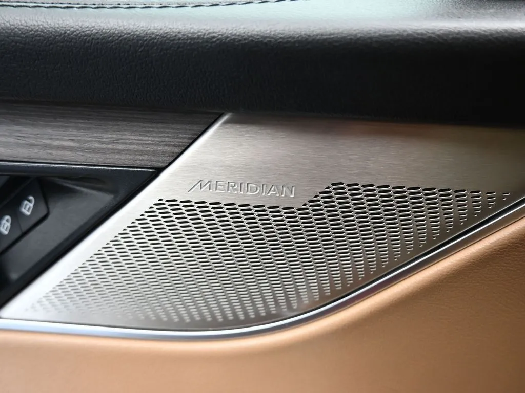 2023 Jaguar F-PACE P250 S photo 21