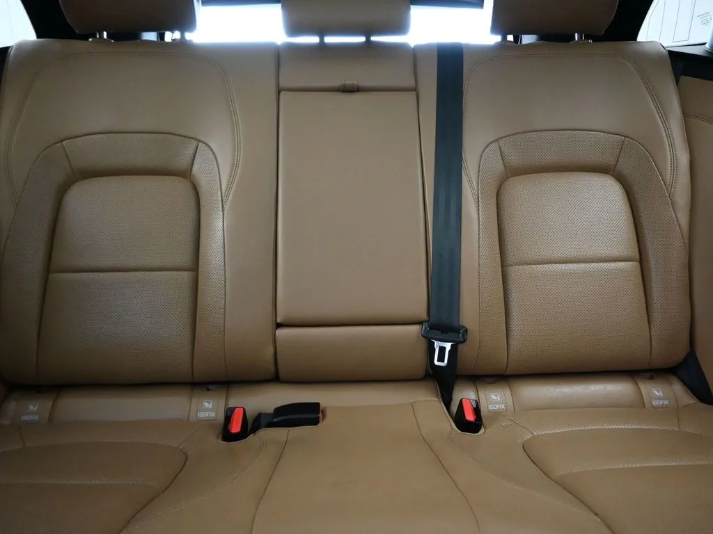 2023 Jaguar F-PACE P250 S photo 26