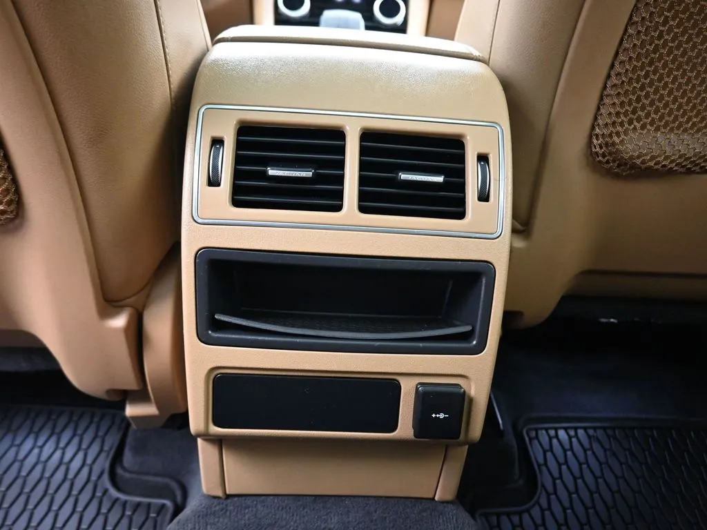 2023 Jaguar F-PACE P250 S photo 10