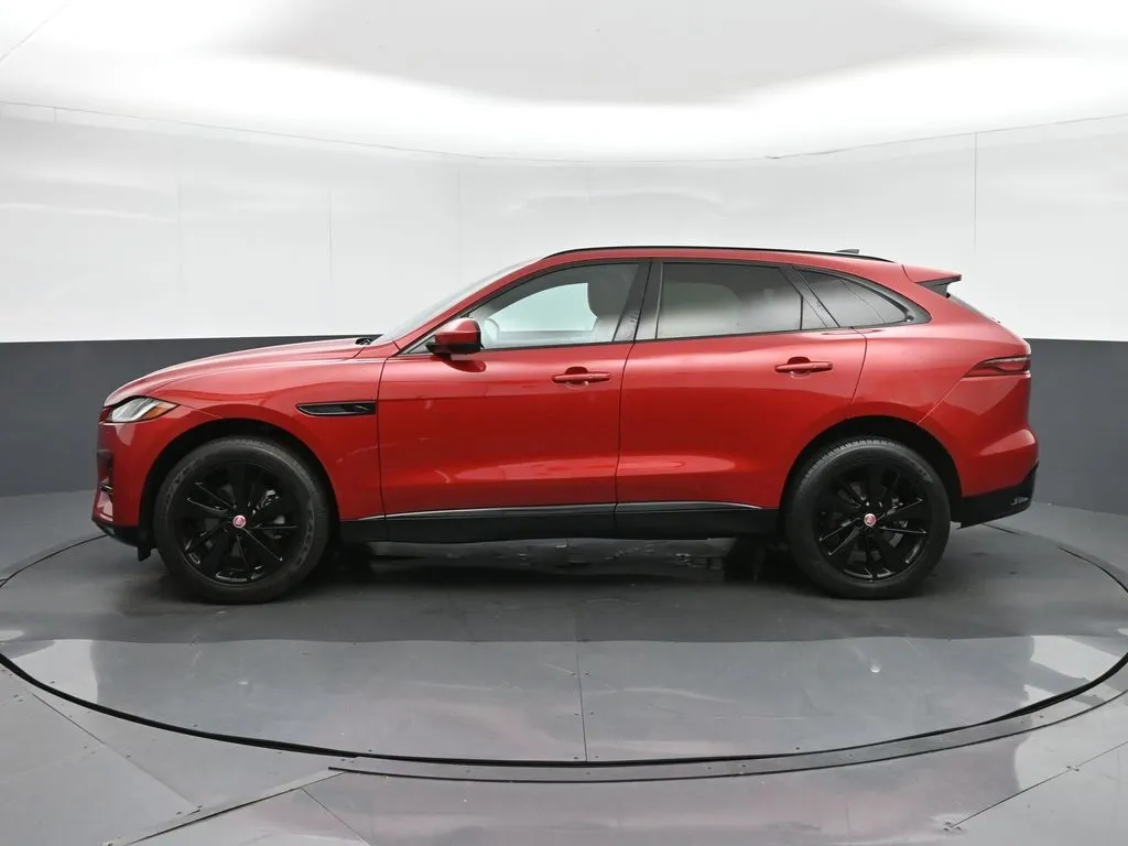 2023 Jaguar F-PACE P250 S photo 2