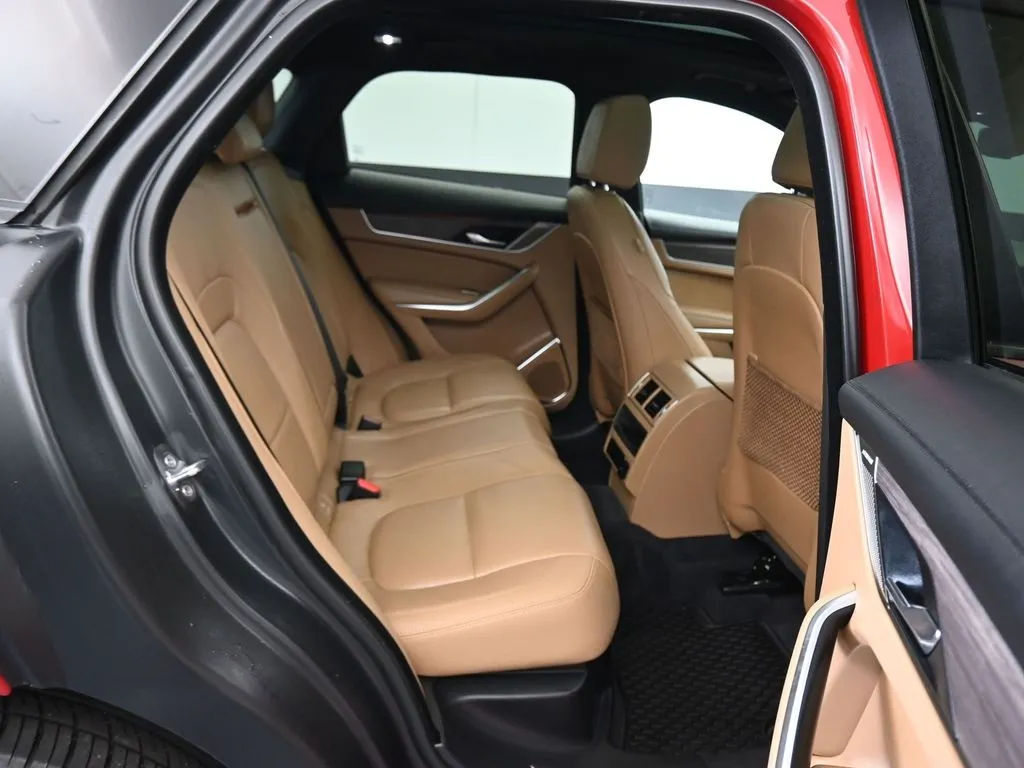 2023 Jaguar F-PACE P250 S photo 11