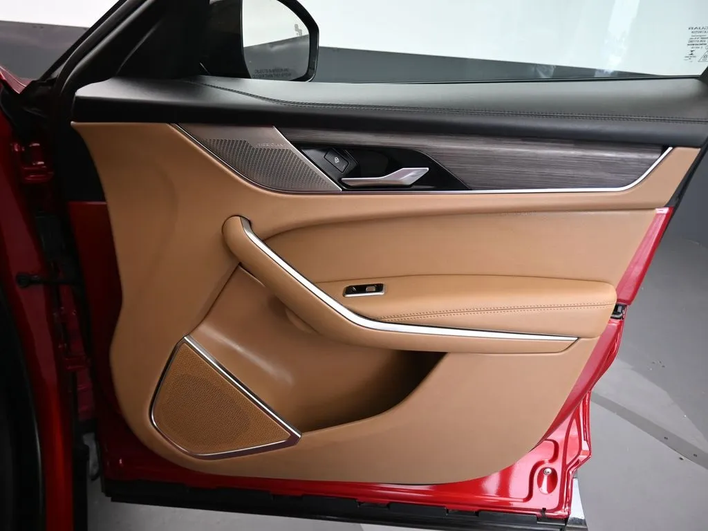 2023 Jaguar F-PACE P250 S photo 12