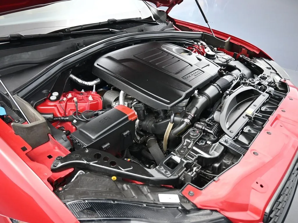 2023 Jaguar F-PACE P250 S photo 32