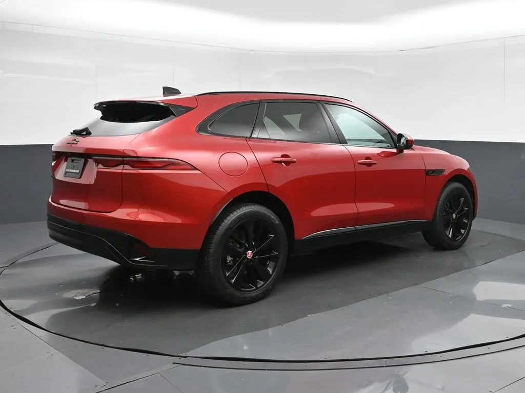 2023 Jaguar F-PACE P250 S photo 3
