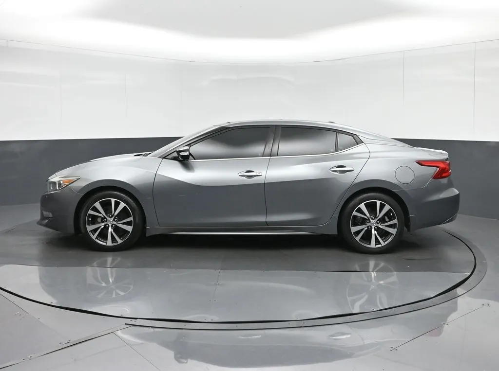 2016 Nissan Maxima Platinum photo 2