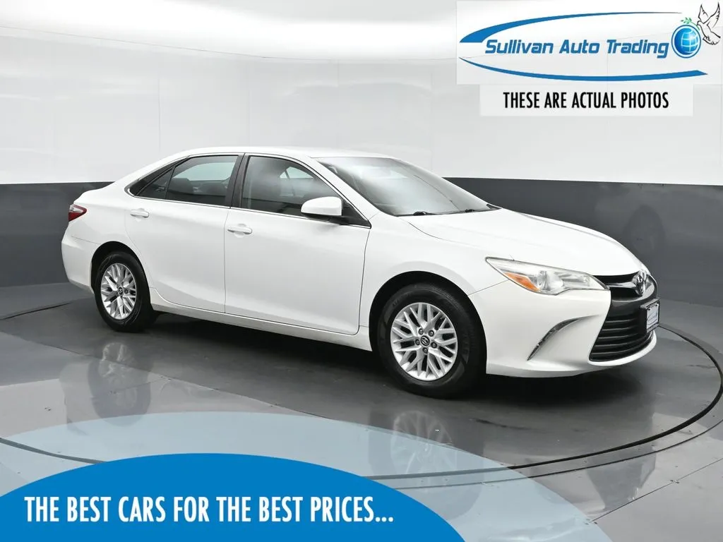 White 2016 Toyota Camry LE for sale in Fredericksburg, VA