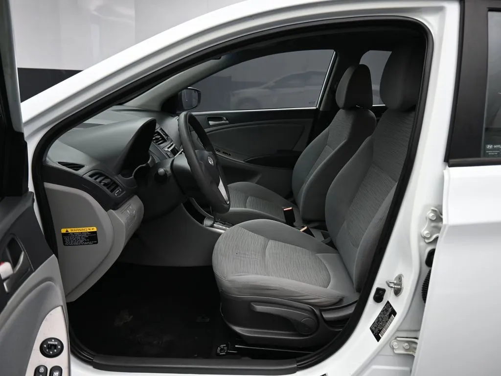 2015 Hyundai Accent GLS photo 18